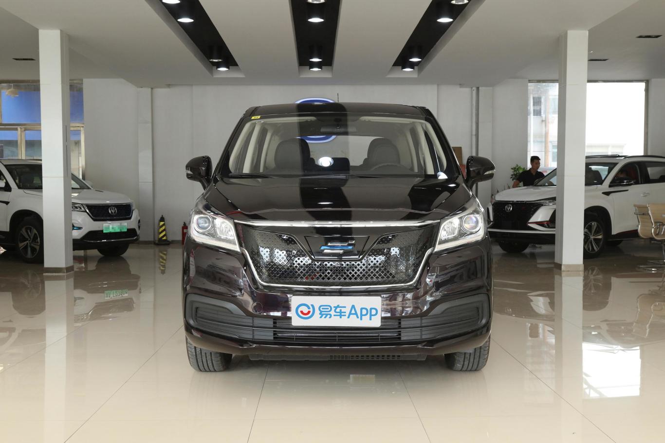 长安欧尚科尚ev领尚型正前水平