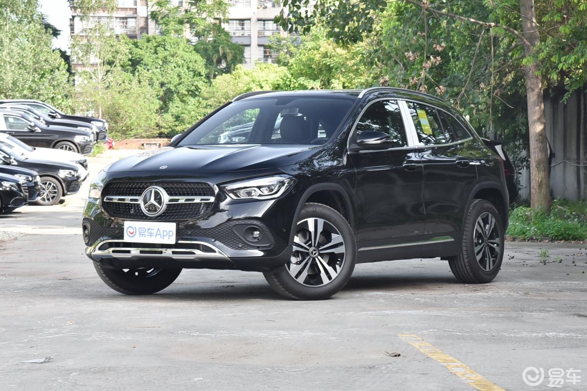 【奔驰gla2020款gla 200侧前45度车头向左水平汽车图片-汽车图片大全