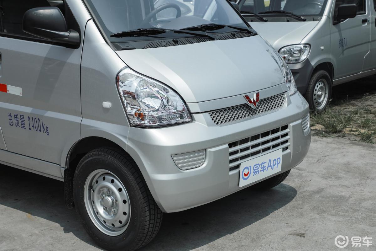 【五菱荣光ev2020款252km 封窗版基本型 2座前格栅侧俯拍汽车图片