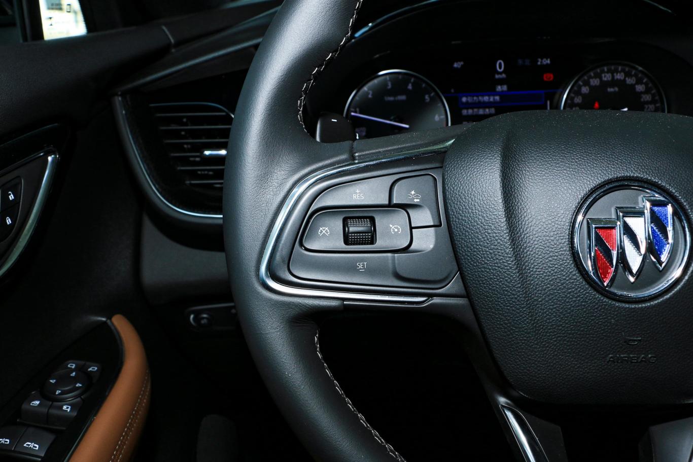 昂科威昂科威s 652t 两驱 限量s运动版左侧方向盘功能按键