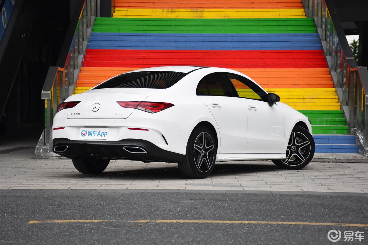 【奔驰cla级2020款cla 260 4matic侧后45度车头向右水平汽车图片-汽车