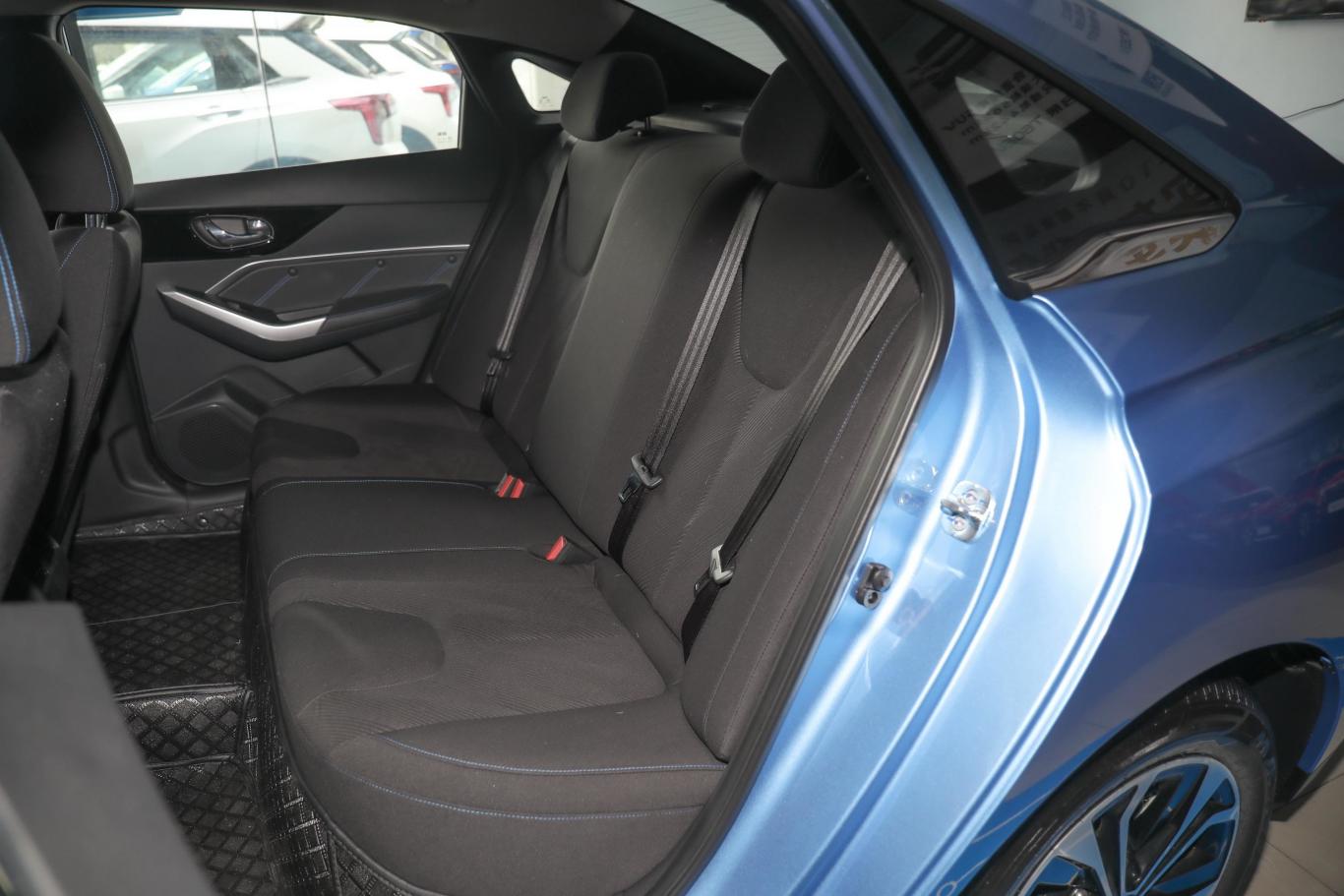 启辰d60 ev标准续航舒适版后排座椅