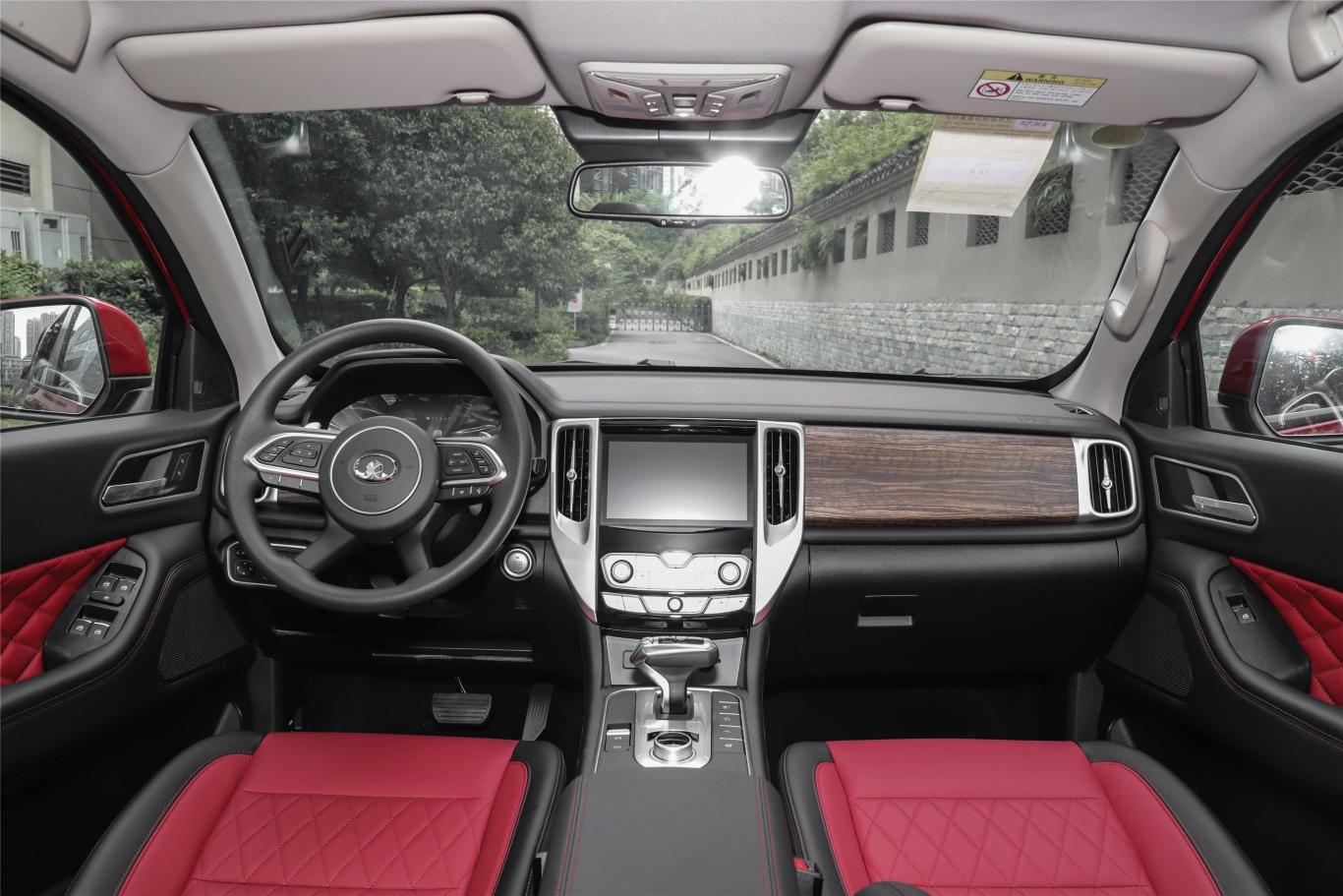 炮越野版 2.0t 自动四驱小双进阶版 汽油内饰全景正拍