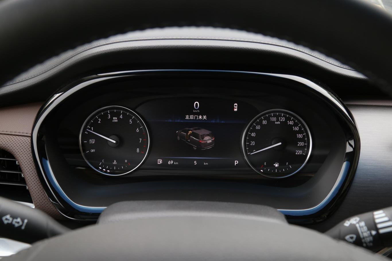 别克gl8陆上公务舱 652t 尊贵型仪表盘