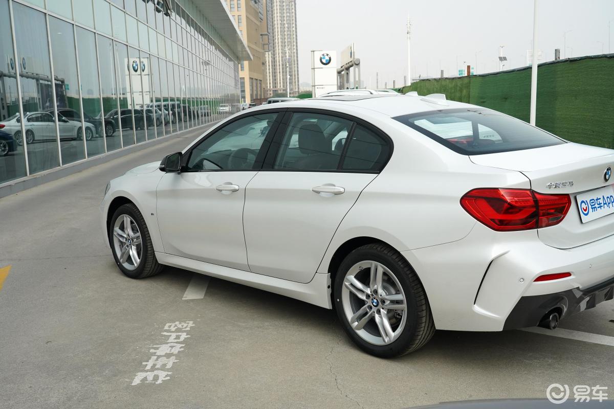 【宝马1系2021款120i m运动曜夜版外观汽车图片-汽车图片大全】-易车