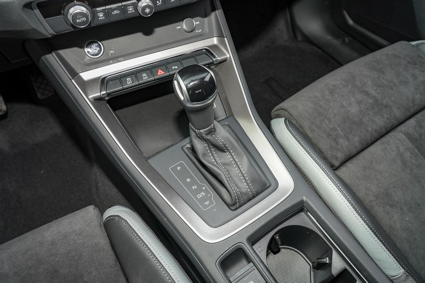 奥迪q335 tfsi 进取动感型换挡杆