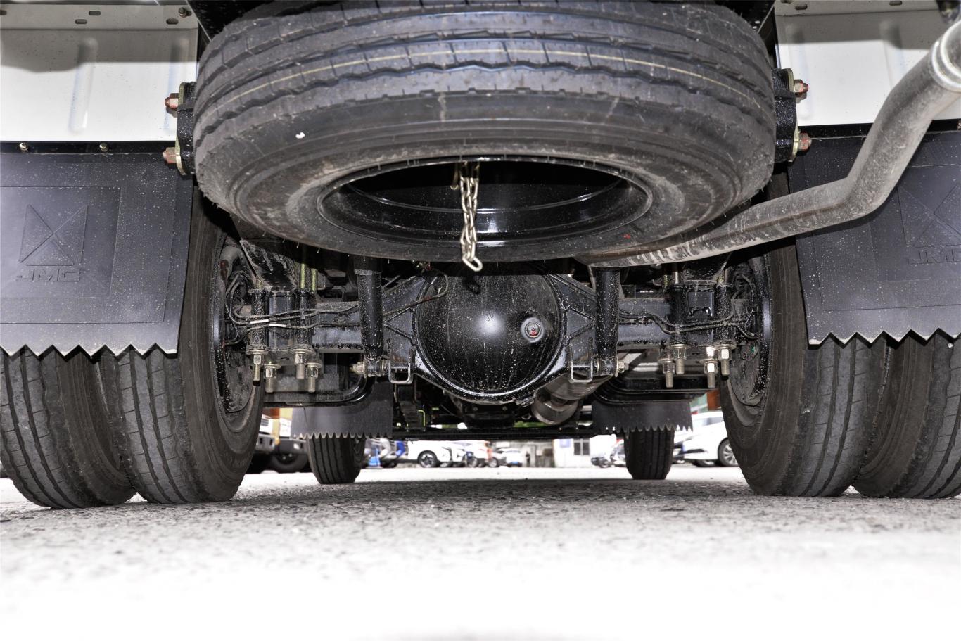 8t 手动 3.7米单排栏板轻卡jx1041tca25后悬架整体