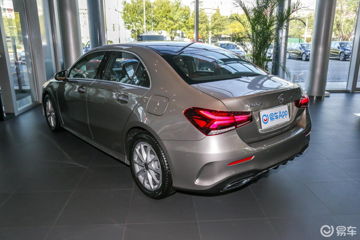 a 200 l 运动轿车时尚型