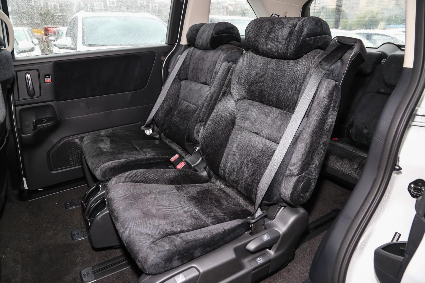 奥德赛2.0l e-cvt 锐·畅享版后排座椅