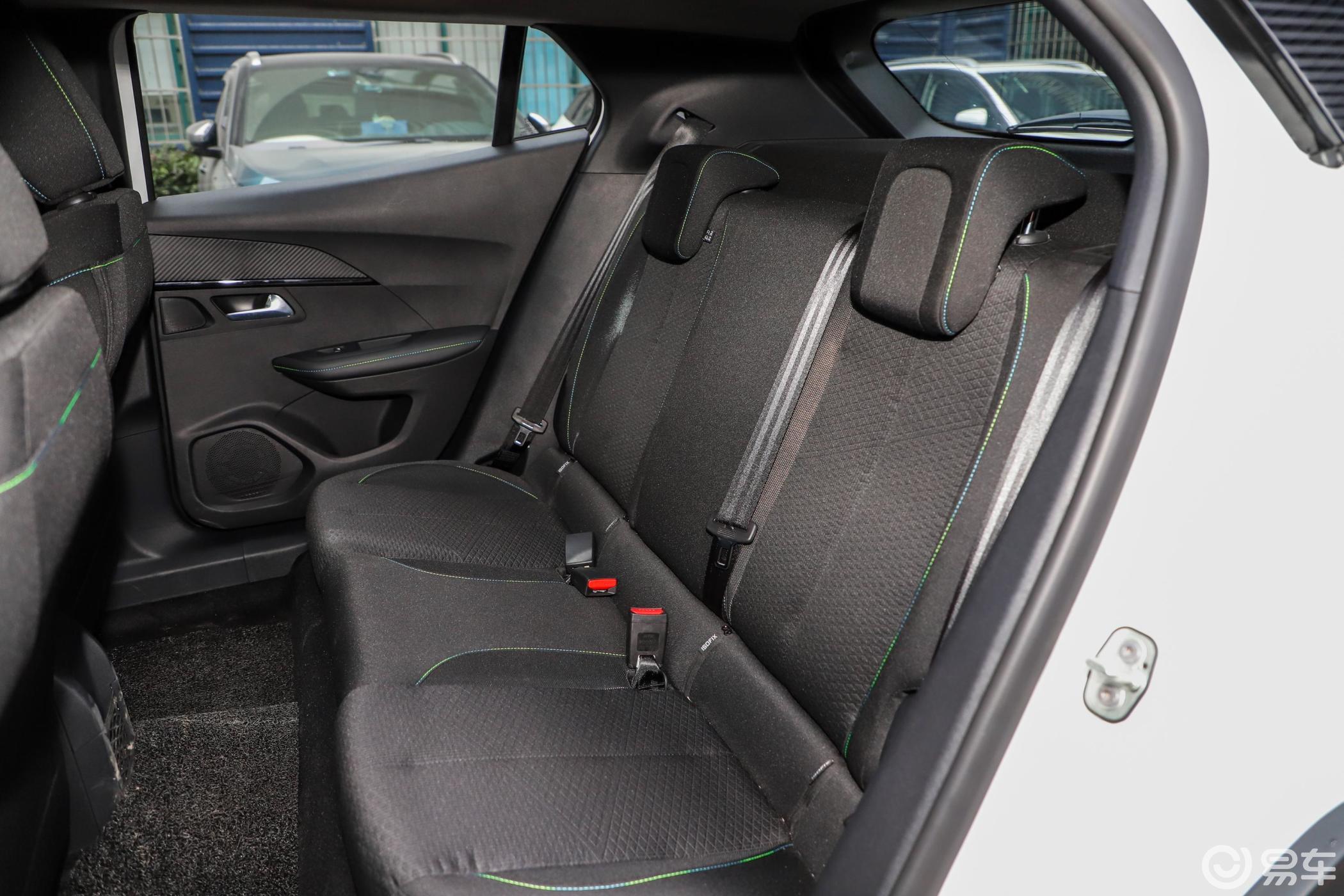 【标致e20082020款锋尚版后排座椅汽车图片-汽车图片大全】-易车