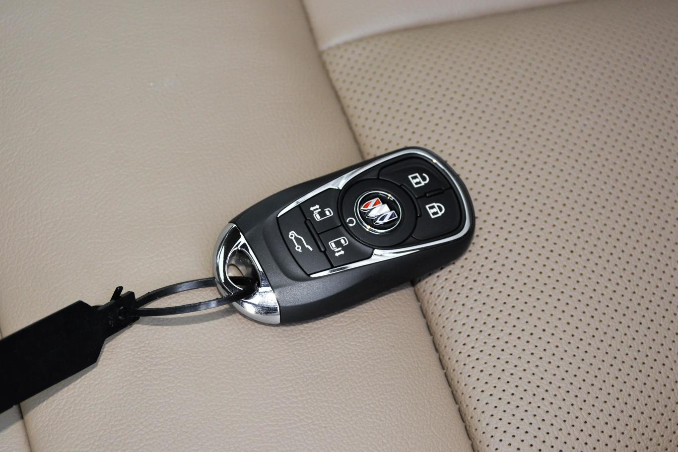 别克gl8es陆尊 653t 旗舰型钥匙正面