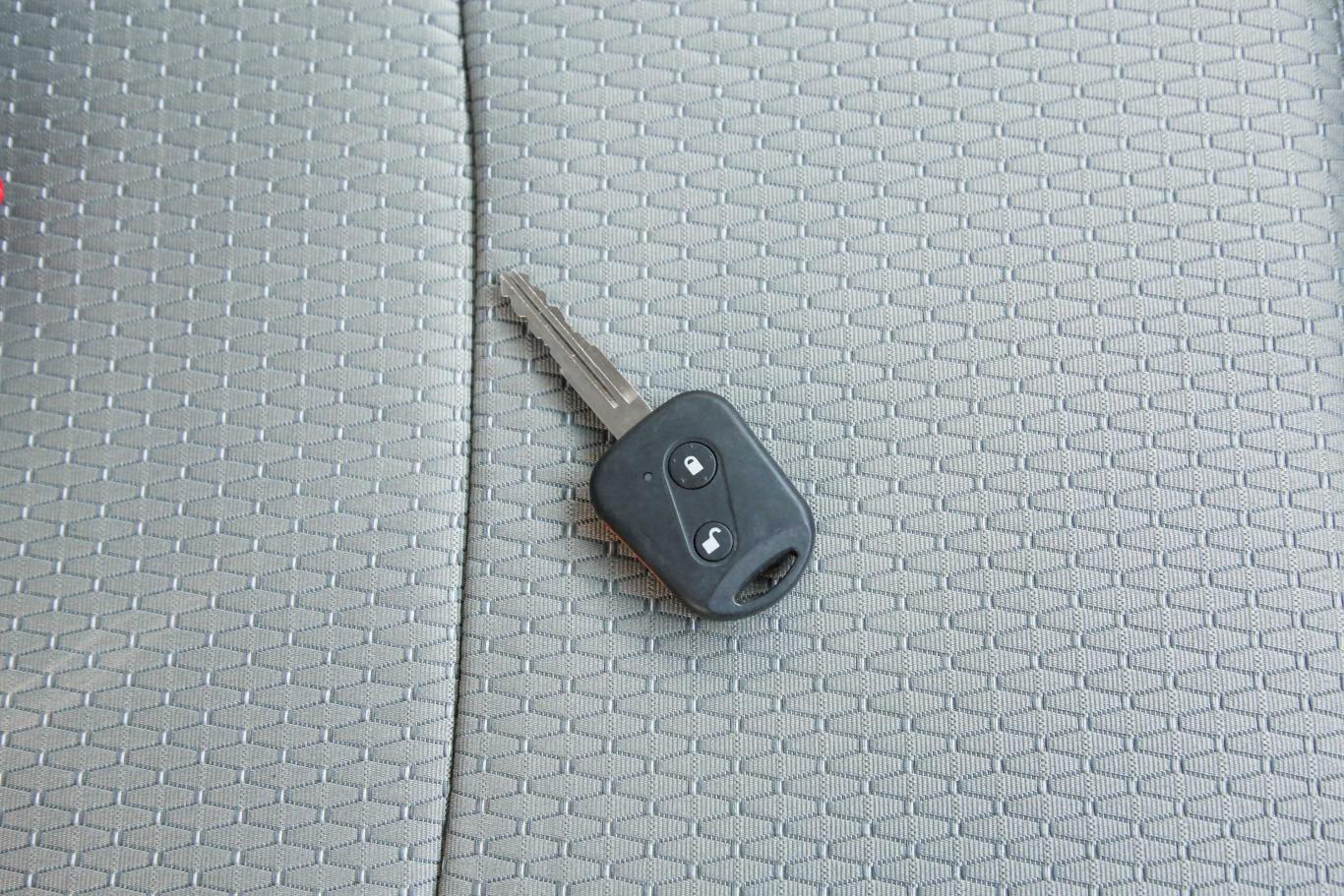 金杯t51.6l 双排2.6米后双胎创富型钥匙正面