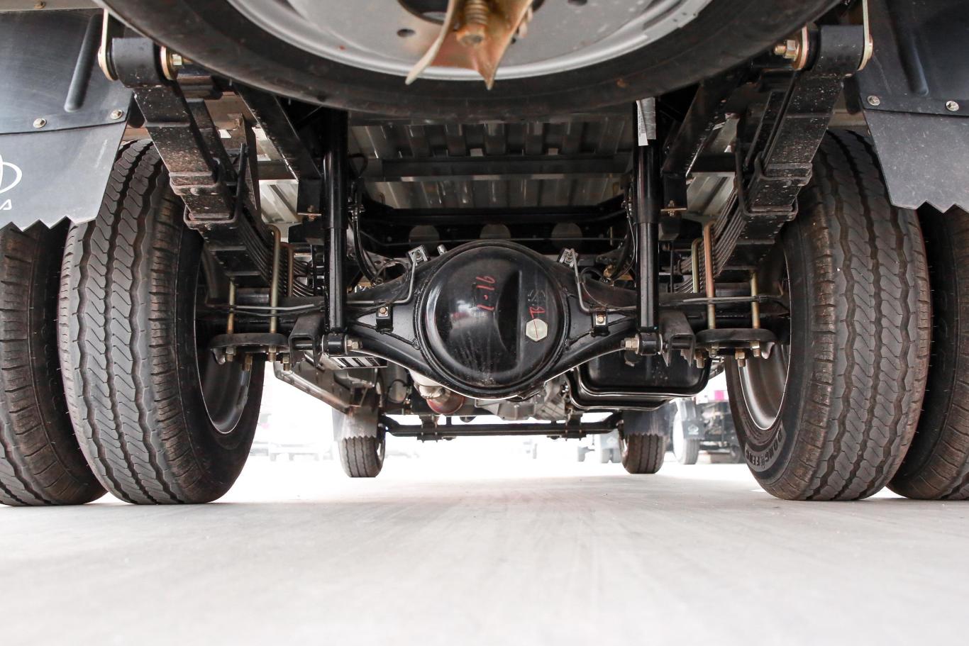 73米) sc1031frs6a2 汽油 国vi后悬架整体