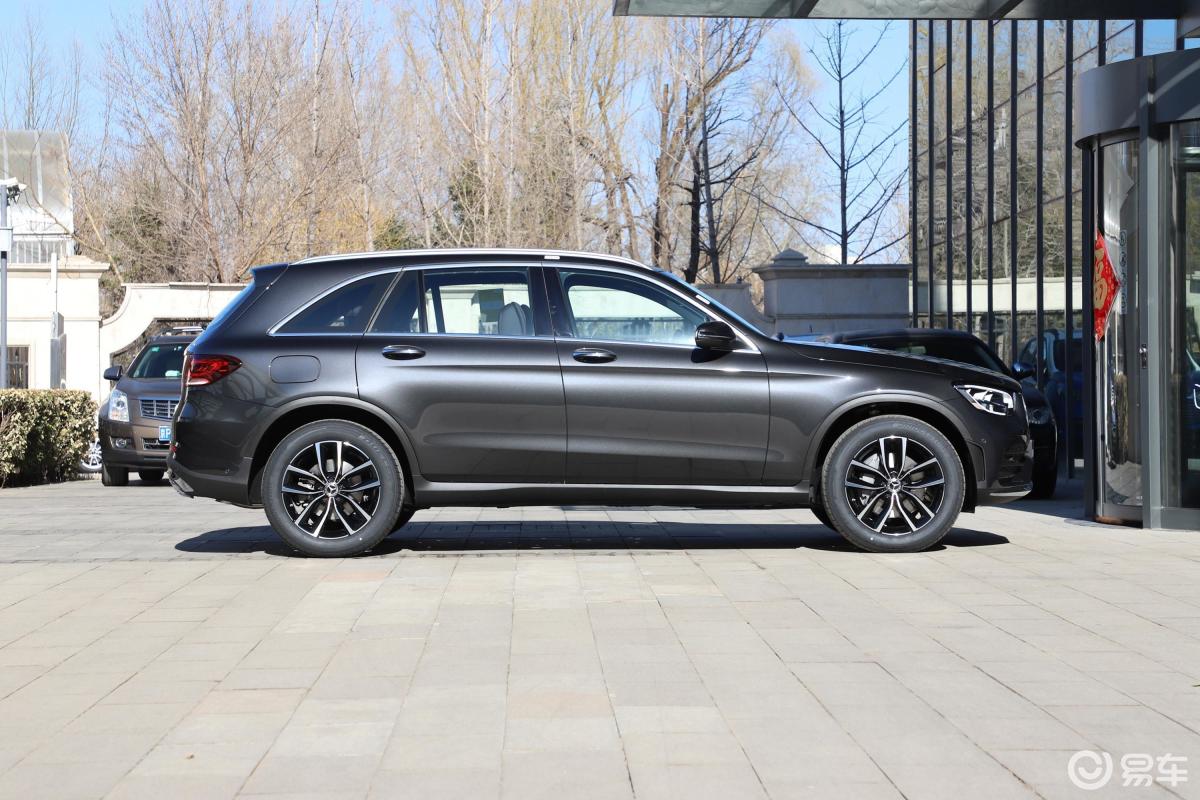【奔驰glc2021款glc 260 l 4matic 豪华型正侧车头向右水平汽车图片