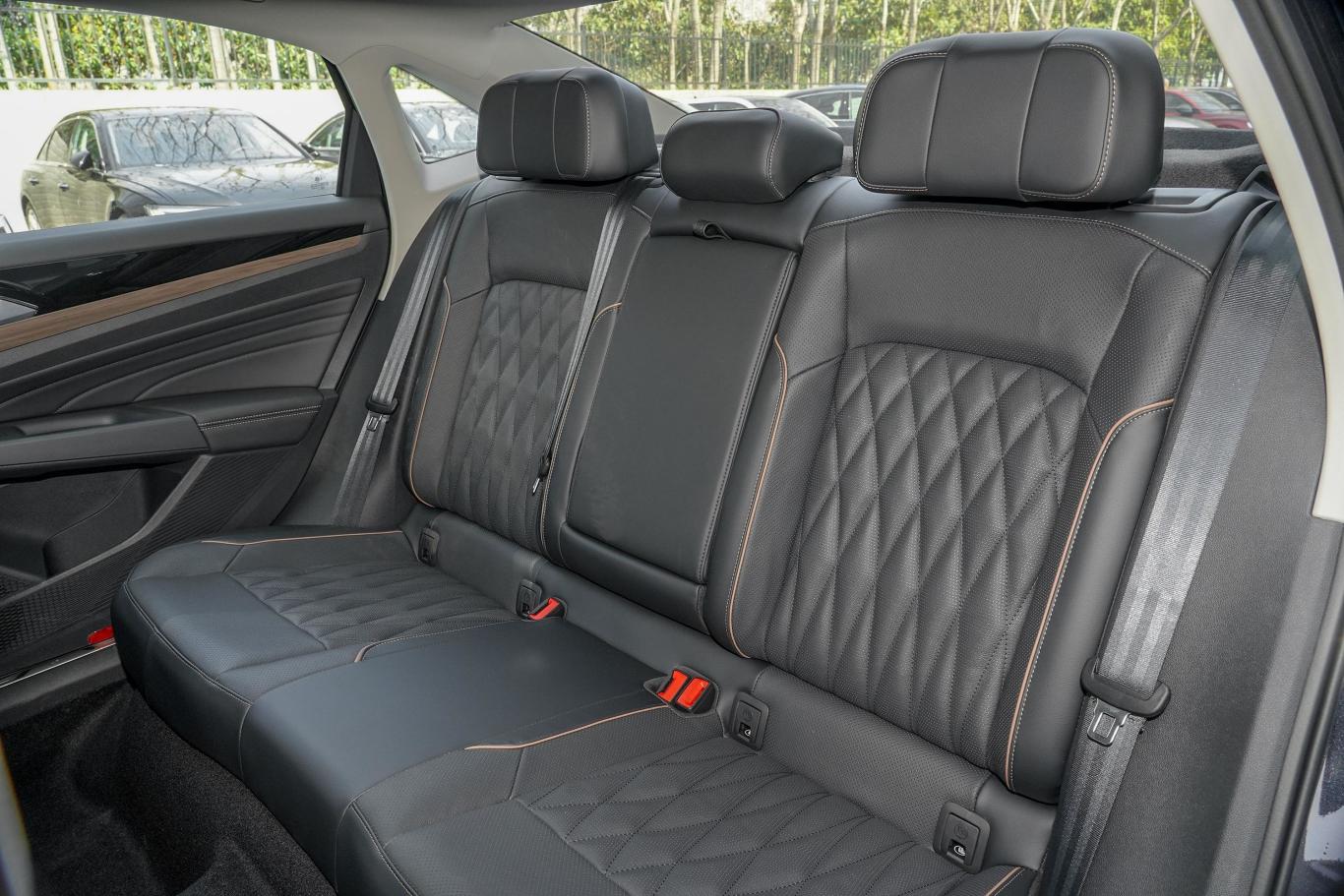 帕萨特380tsi 双离合 豪华版后排座椅