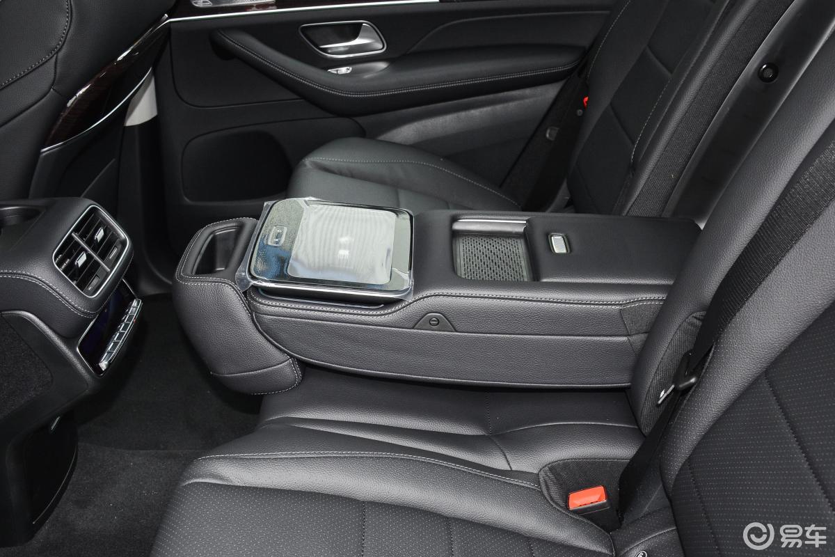 【奔驰gls2021款gls 450 4matic 时尚型后排空间体验汽车图片-汽车