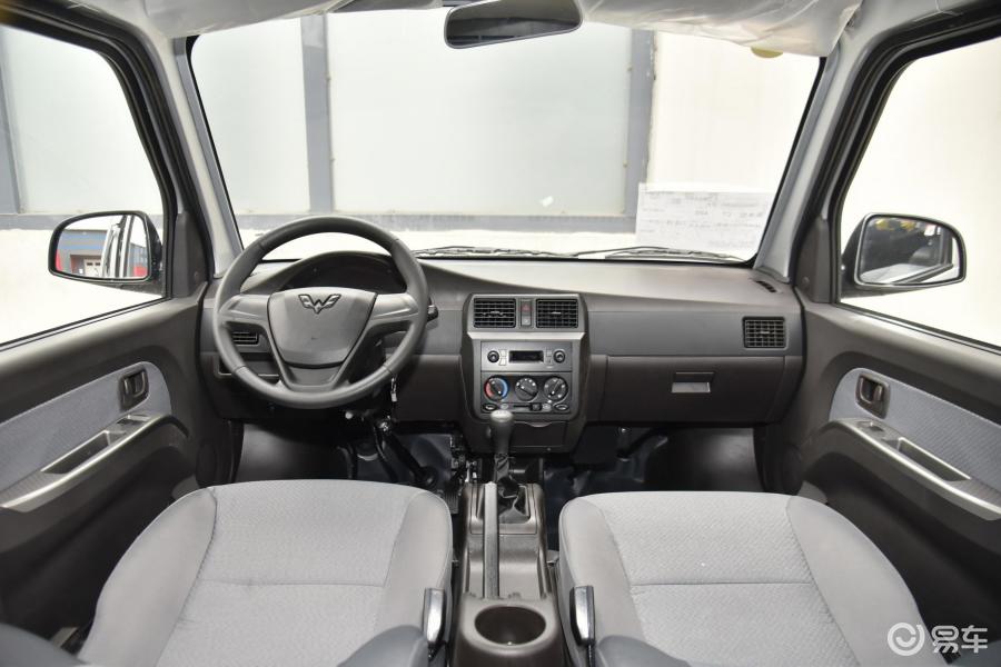 【五菱荣光2021款1.