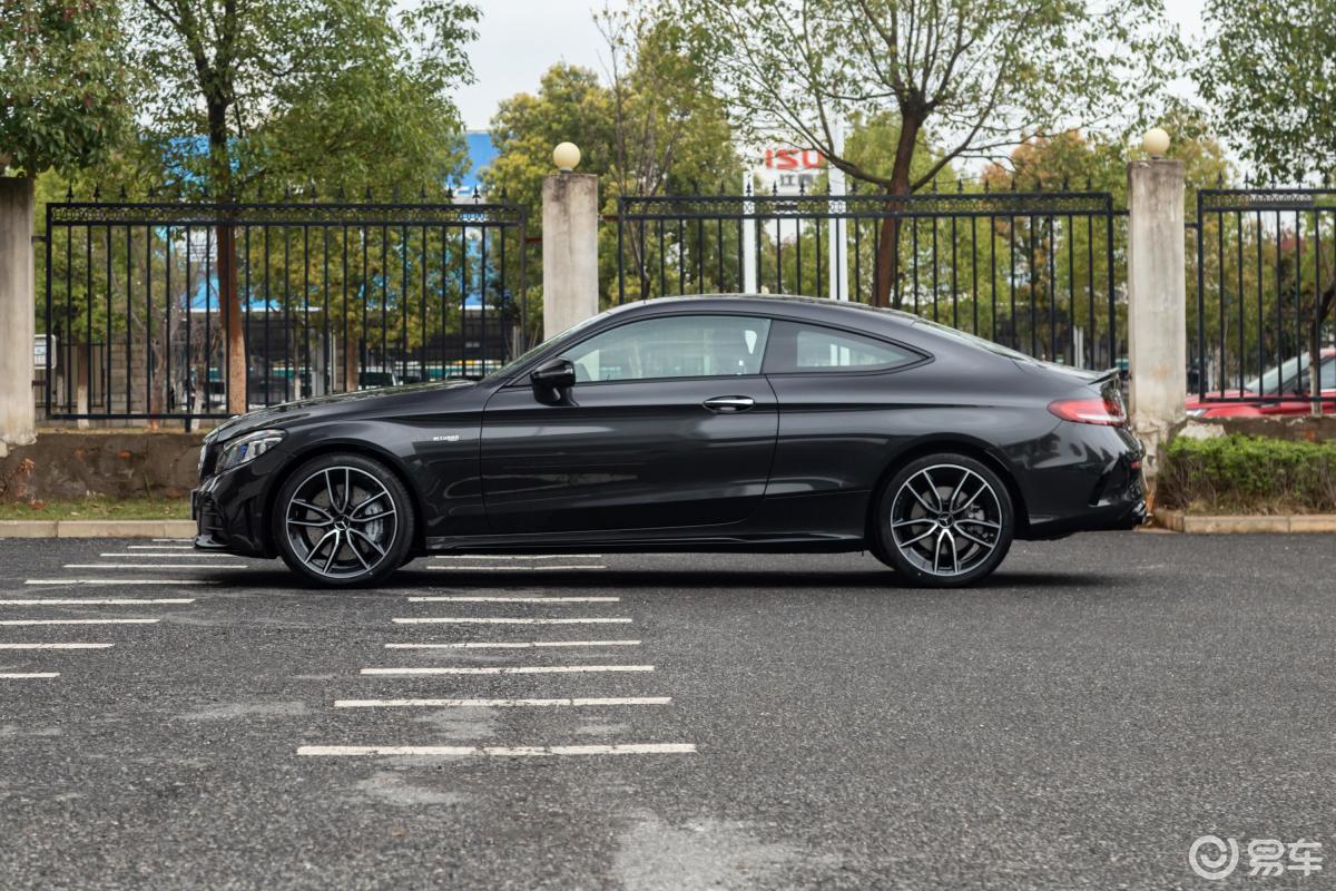 【奔驰c级 amg2021款amg c43 4matic 轿跑车正侧车头向左水平汽车图片