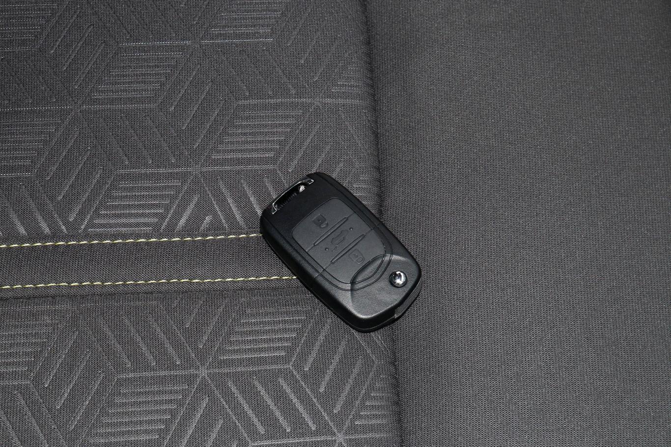 五菱凯捷1.5t 手动精英型钥匙正面