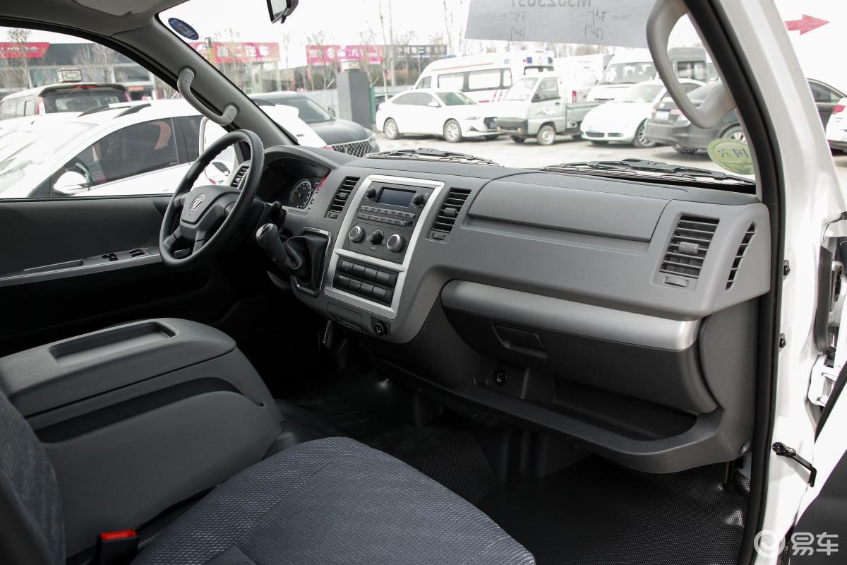4l 手动 长轴 商运版 6座 汽油 国vi内饰全景副驾驶员方向汽车图片