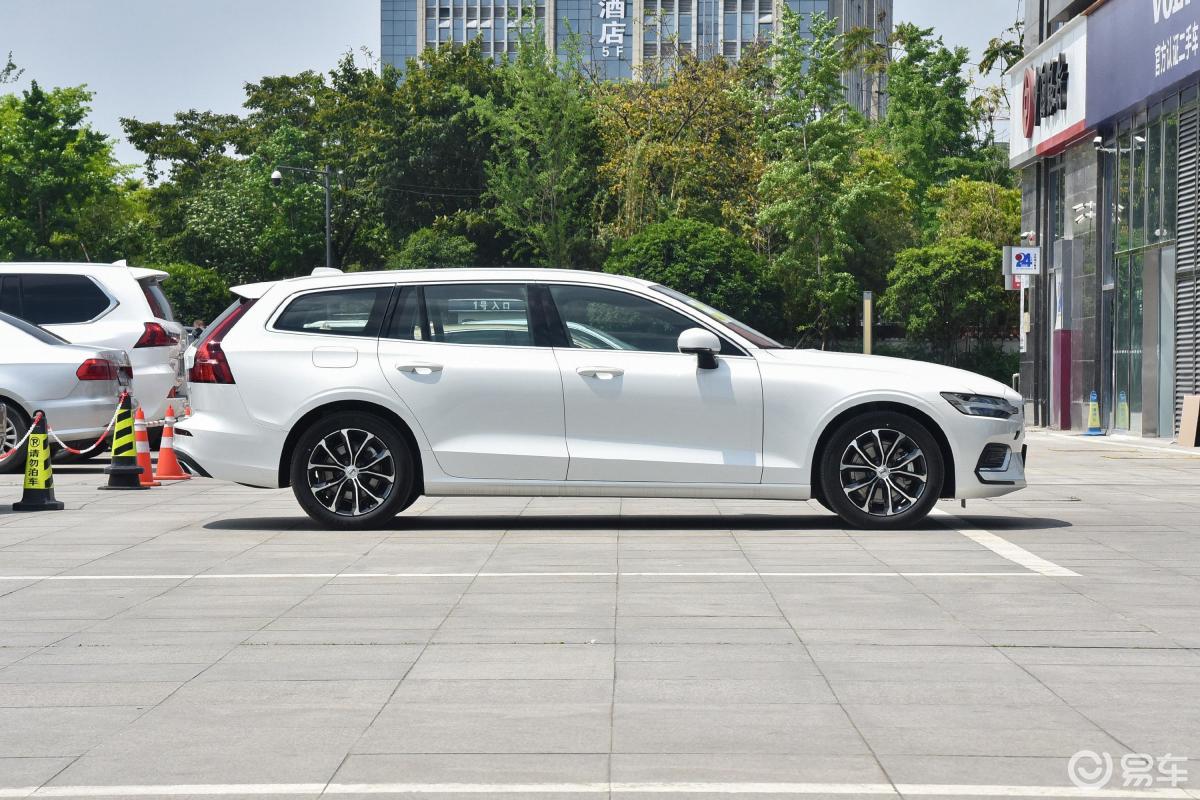 【沃尔沃v602021款b4 智逸豪华版正侧车头向右水平汽车图片-汽车图片