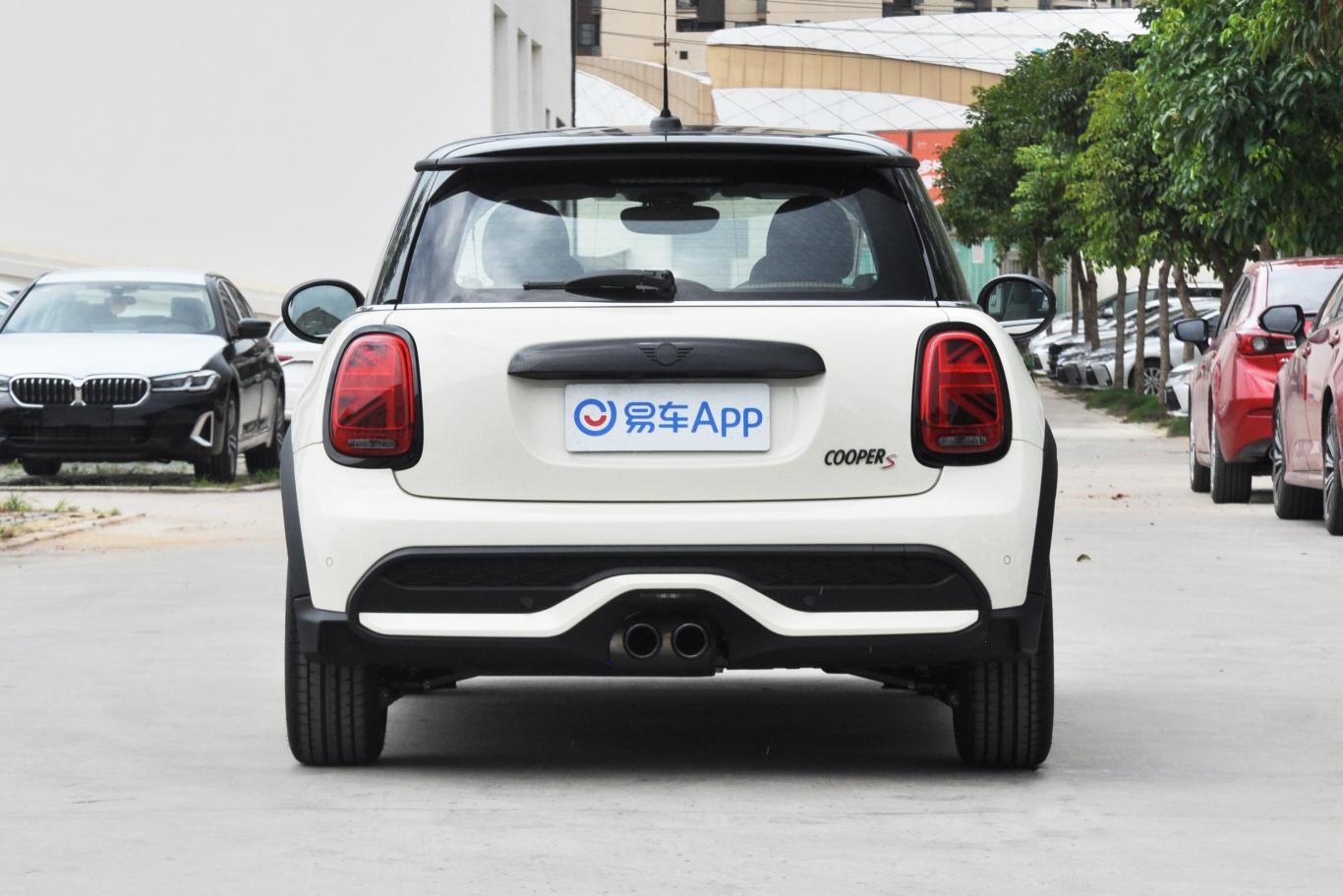 mini2.0t cooper s 经典派正后水平