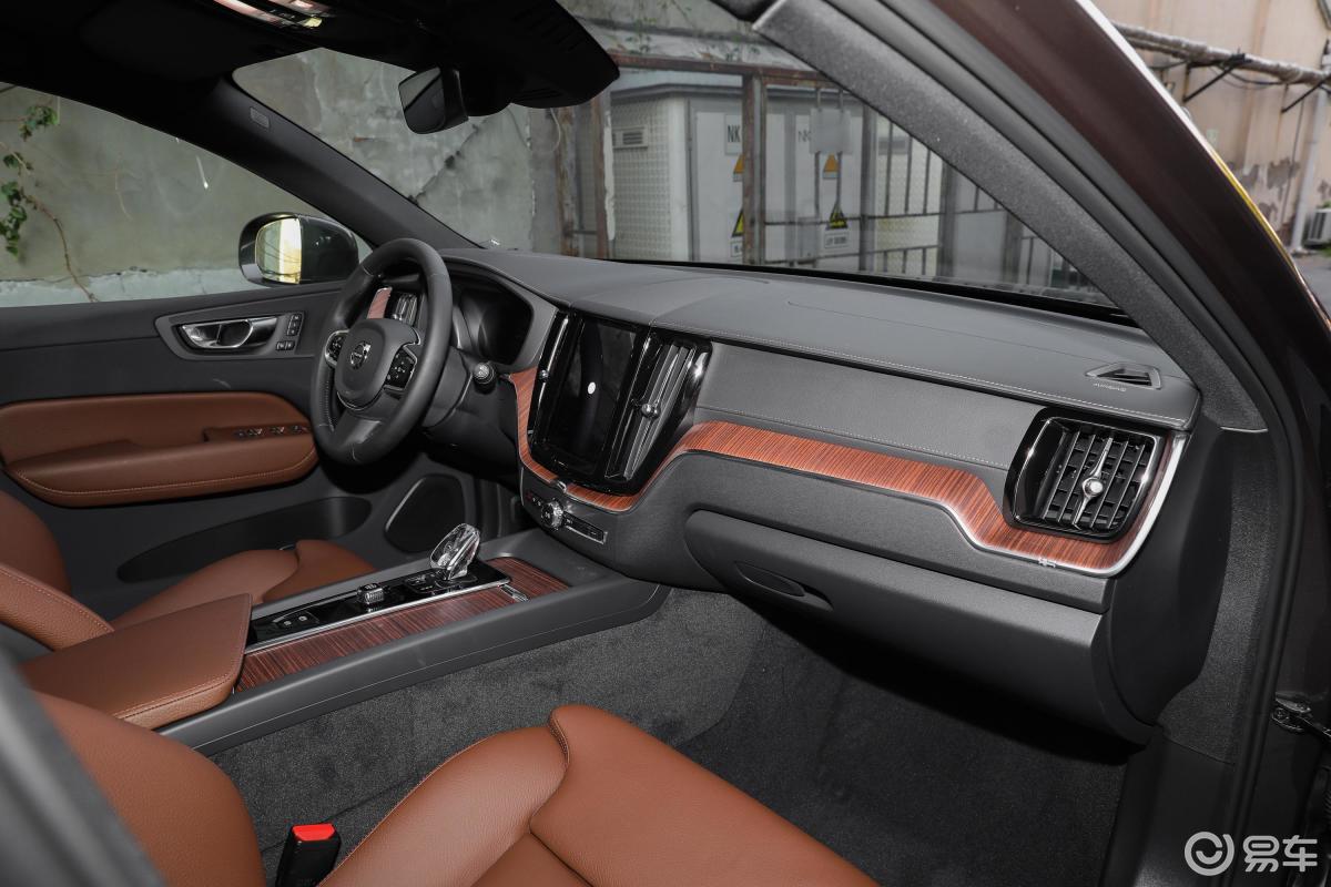 沃尔沃亚太·新能源  沃尔沃xc60 插电混动  2022款  2022款  2021款