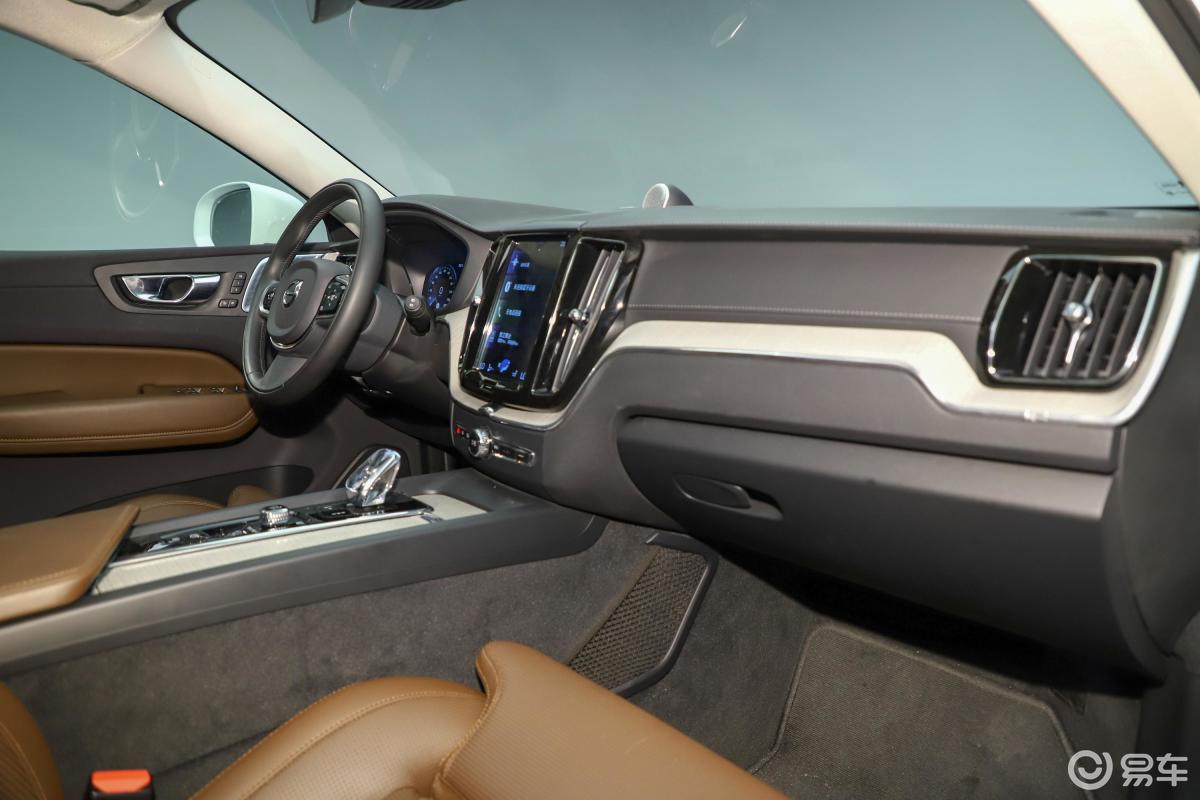 沃尔沃亚太·新能源  沃尔沃xc60 插电混动  2022款  2022款  2021款