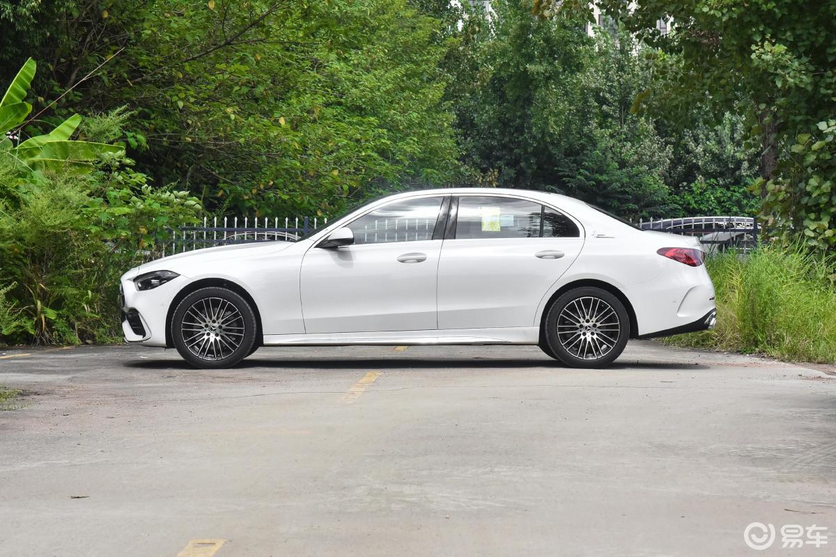 【奔驰c级2022款c 260 l 运动版正侧车头向左水平汽车图片-汽车图片