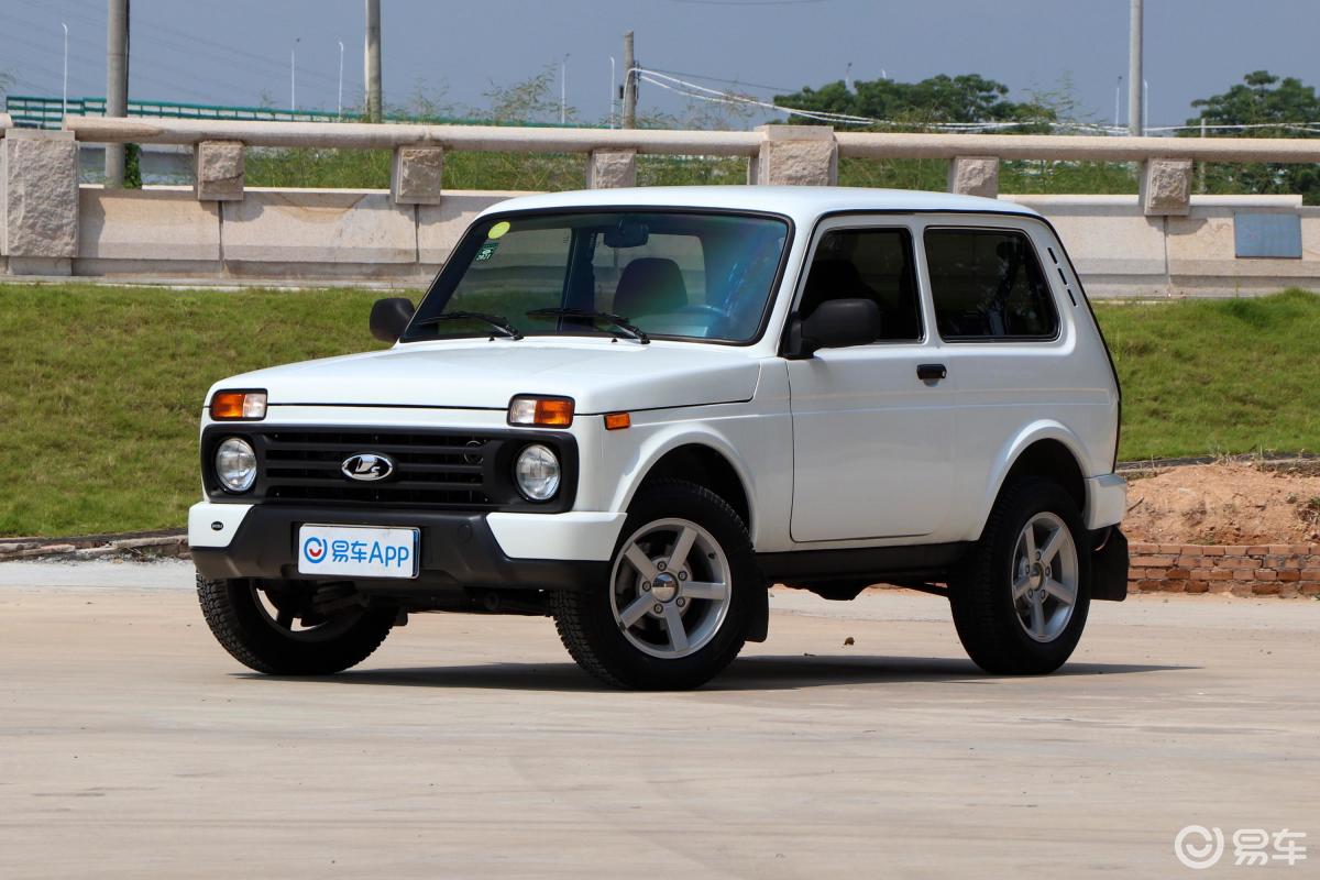 【拉达niva2017款顶配版侧前45度车头向左水平汽车图片-汽车图片大全