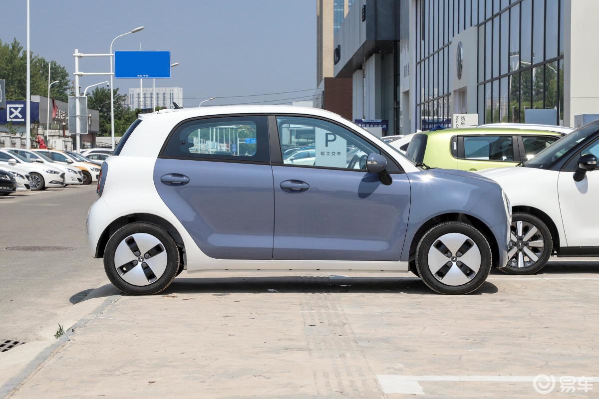 【欧拉黑猫2022款萌宠版 301km正侧车头向右水平汽车图片-汽车图片