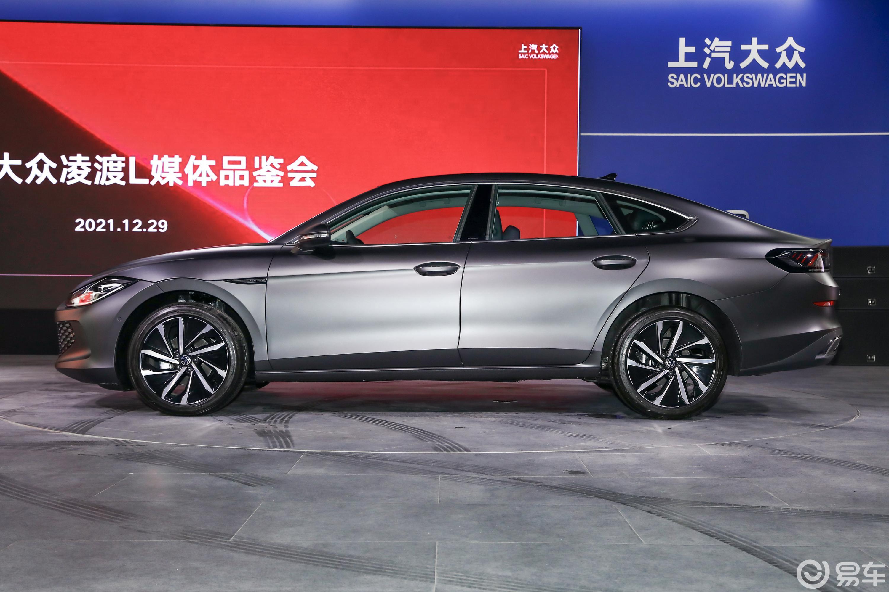 【凌渡凌渡L 280TSI 超辣旗舰版正侧车头向左水平图片-汽车图片大全】-易车