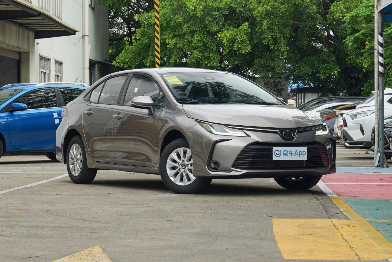 卡罗拉1.5l 手动 先锋版侧前45度车头向右水平