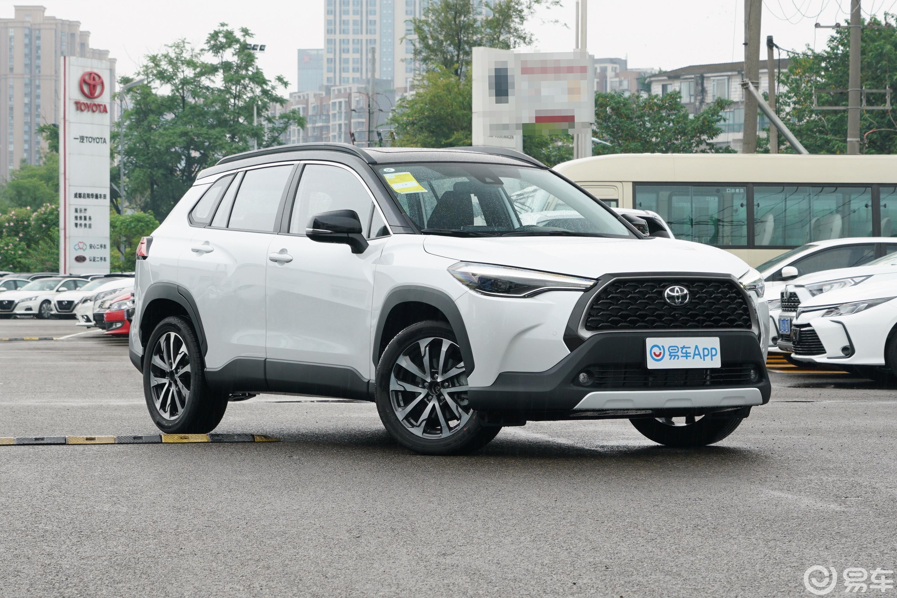 【卡罗拉锐放2.0L CVT 旗舰版侧前45度车头向右水平图片-汽车图片大全】-易车