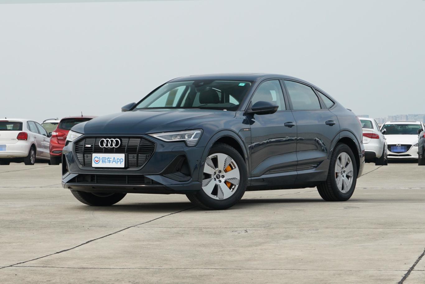奥迪e-tron(进口)sportback 55 quattro 豪华型侧前45度车头向左水平