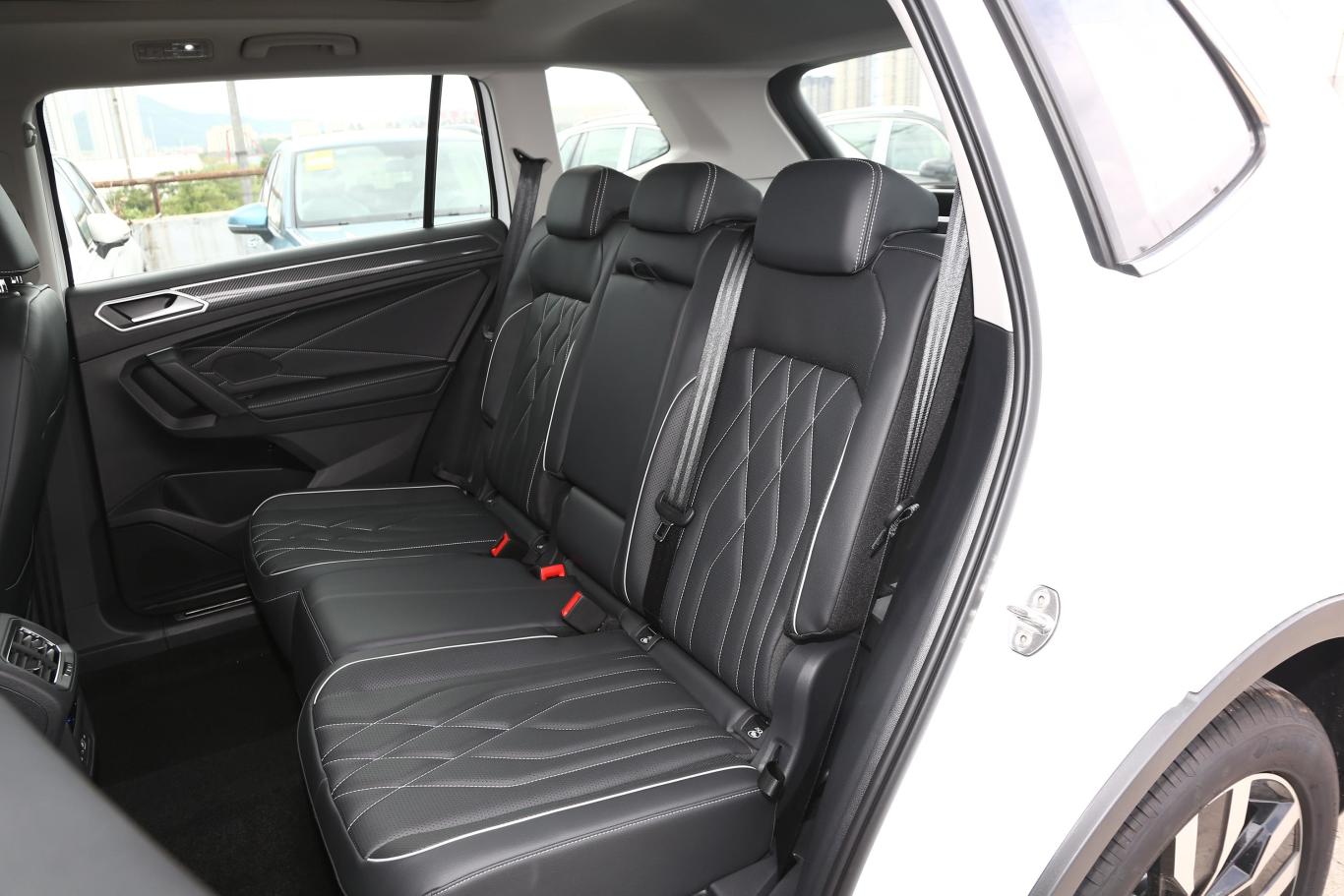 途观l330tsi 两驱r-line越享版 5座后排座椅