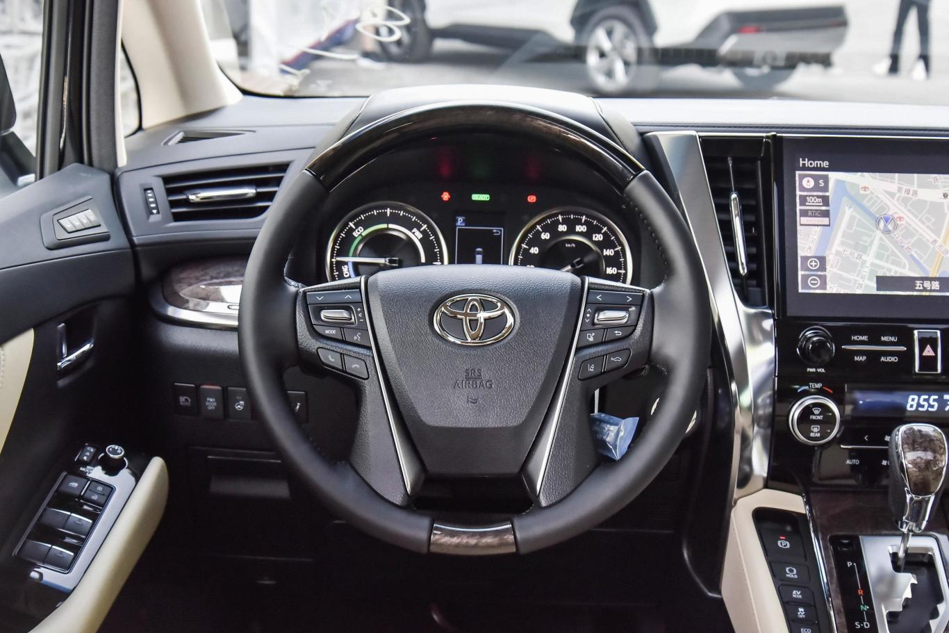 威尔法皇冠 2.5l hv尊贵版方向盘