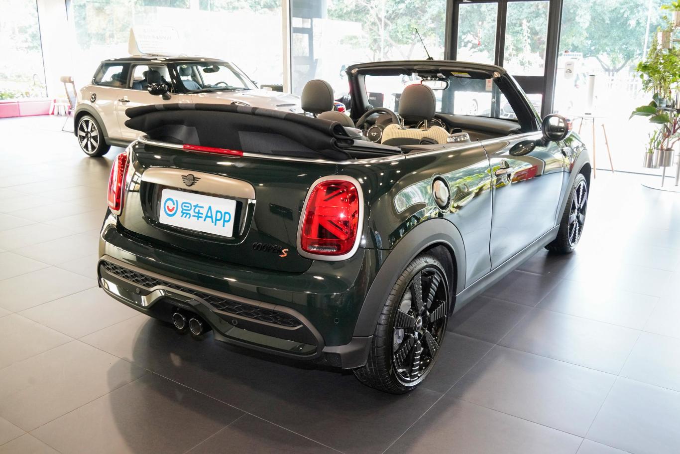 【MINI CABRIO2.0T COOPER S CABRIO 执迷特别版侧后45度车头向右水平图片-汽车图片大全】-易车