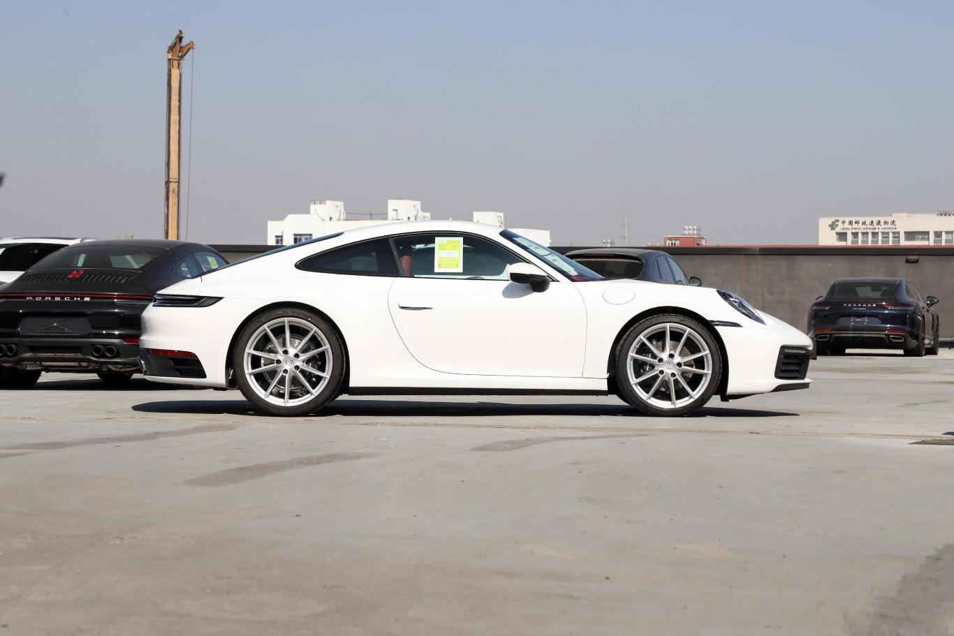 保時捷911carrera 3.0t正側車頭向右水平