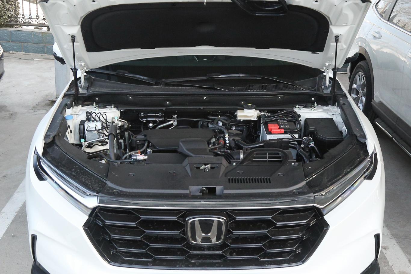 2023款240turbo四驱尊耀版5座