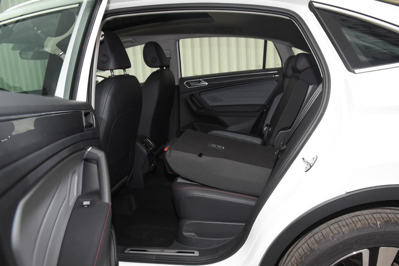 途观x改款 330tsi 两驱越享版后排空间