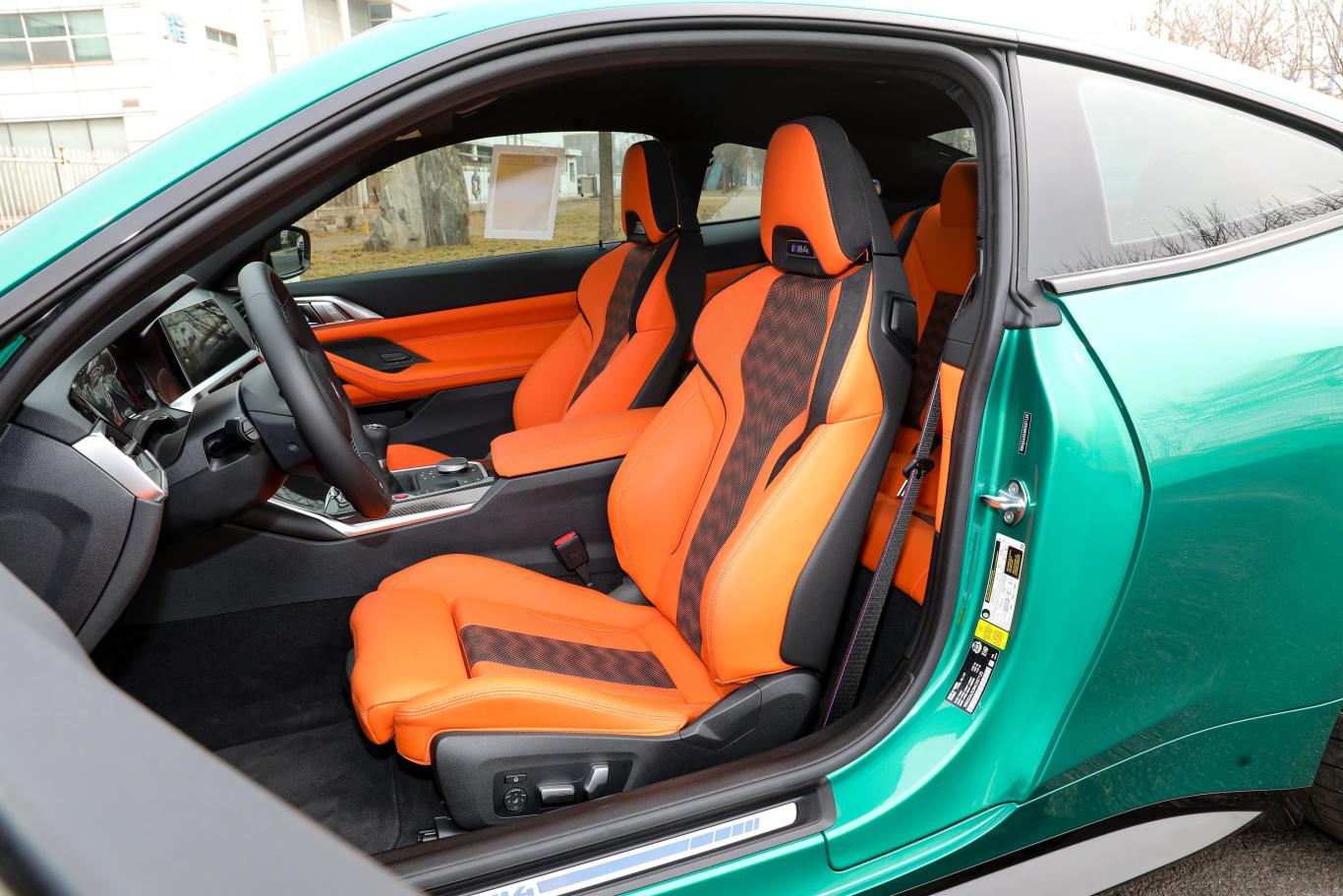 宝马m4m4 双门轿跑车 手动版驾驶员座椅