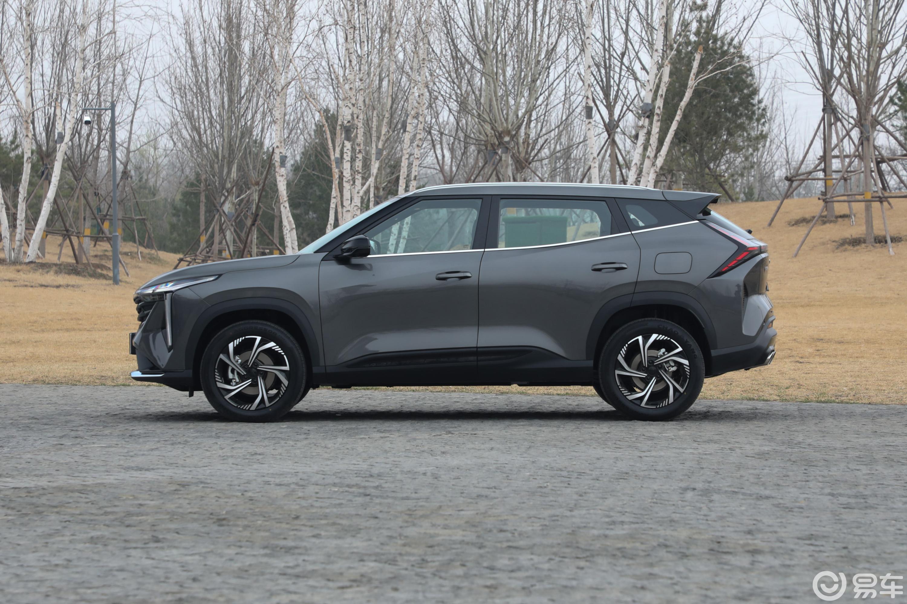 【博越博越COOL 1.5T 智慧型正侧车头向左水平图片汽车图片大全】易车