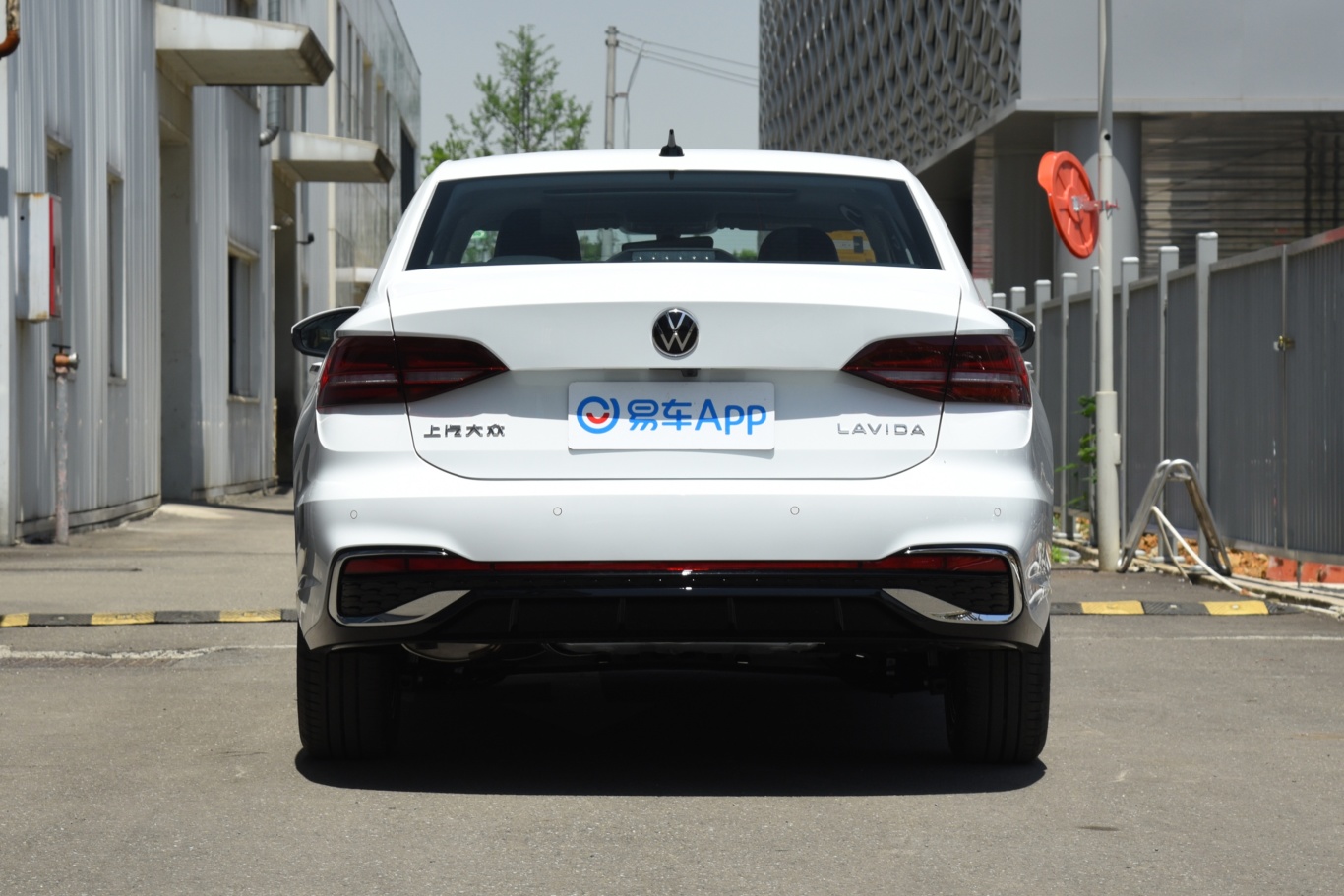 朗逸改款 1.5l 自动星空五百万版正后水平