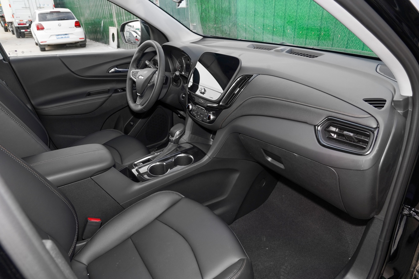 探界者1.5t 两驱驭界版内饰全景副驾方向