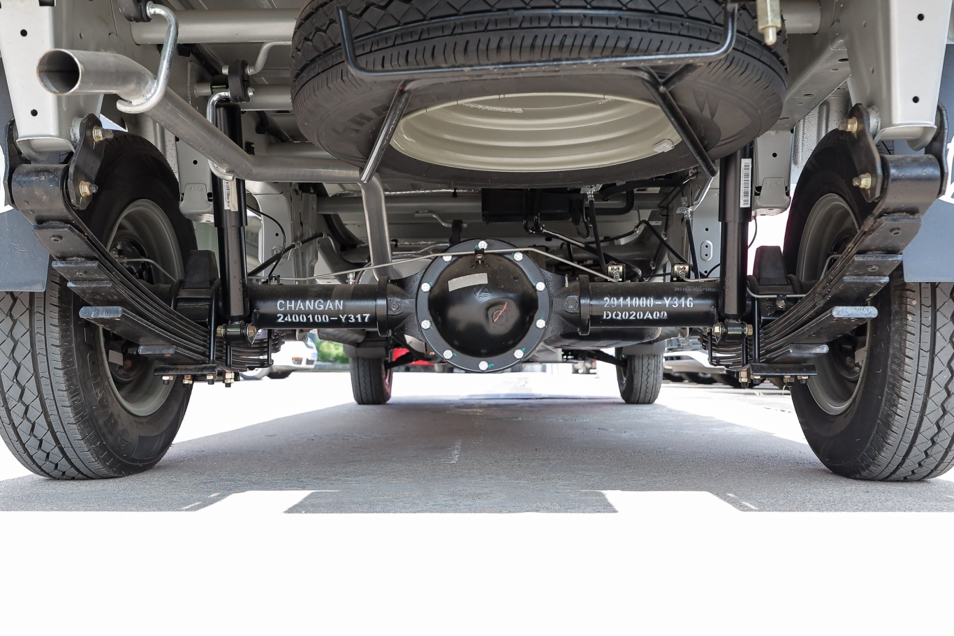 06米复合板厢货标准型后悬架整体