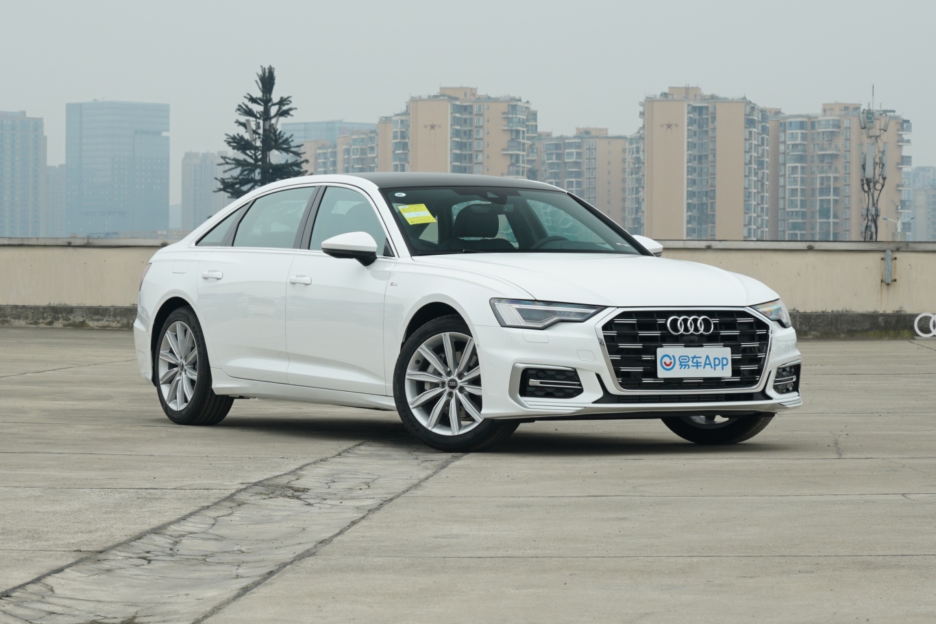 【奥迪A6L改款 45 TFSI 臻选动感型侧前45度车头向右水平图片-汽车图片大全】-易车