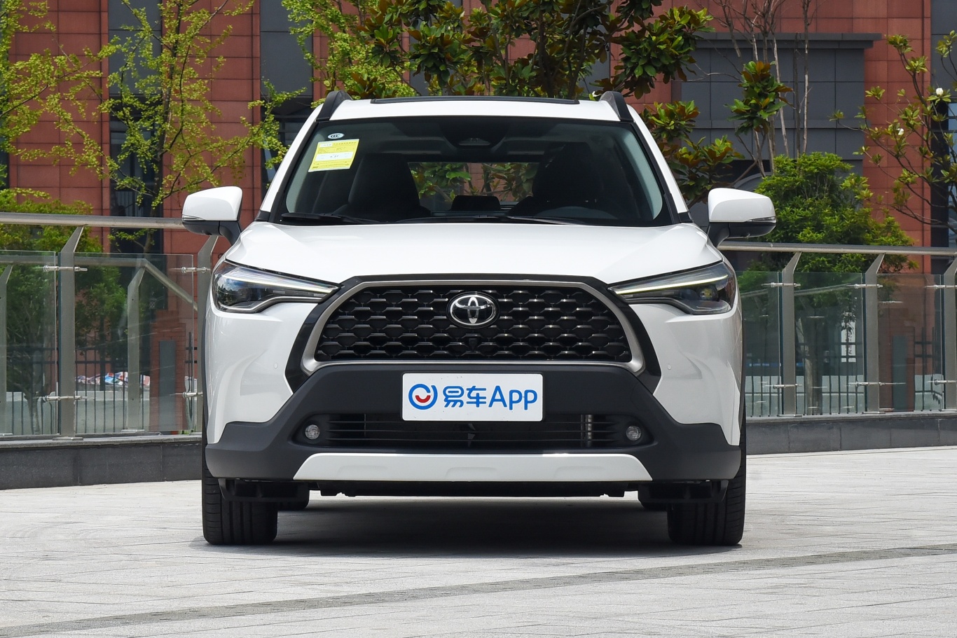 【卡罗拉锐放2.0L 旗舰版正前水平图片-汽车图片大全】-易车