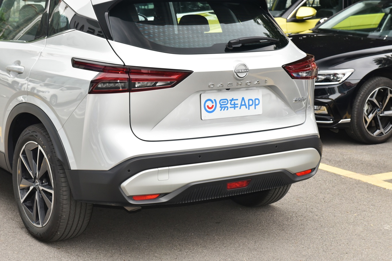逍客1.3t 旗舰版车尾特写