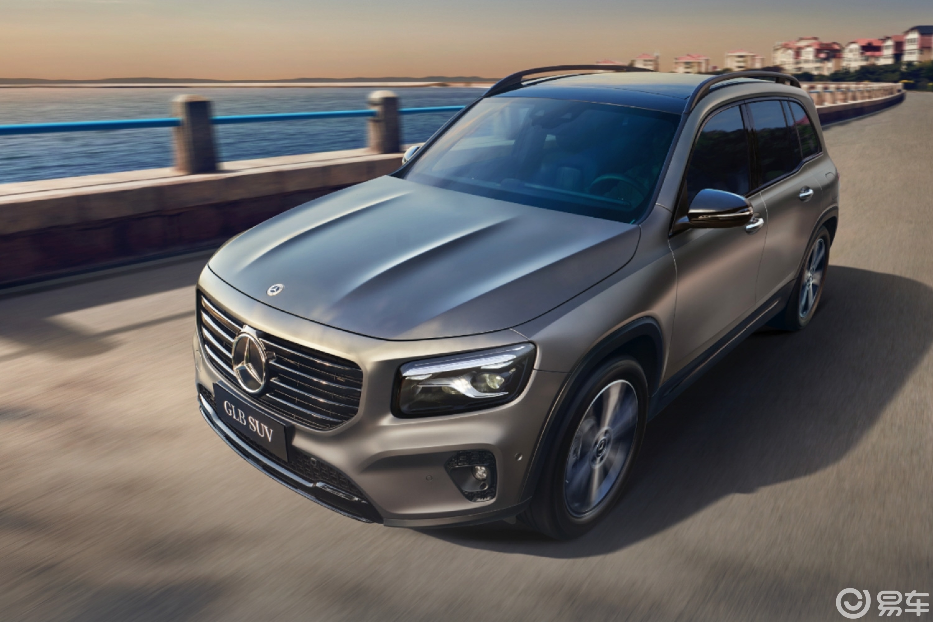 【奔驰GLB图片-汽车图片大全】-易车